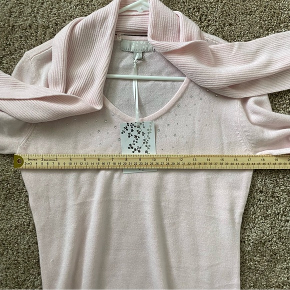 Women’s Carolyn Taylor Light Pink Soft Sweater with Matching Scarf - Picture 5 of 6